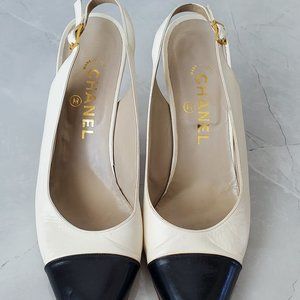 Vintage Chanel cream kitten heel size 8
